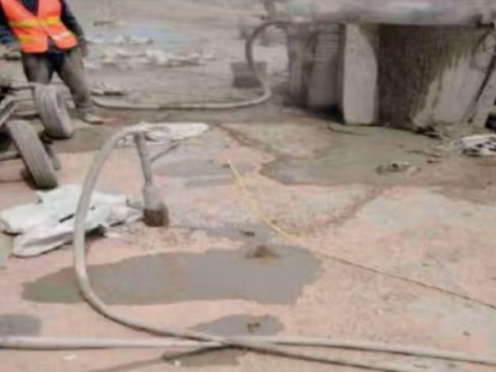 武夷山水泥混凝土路面板底注浆技术 路面脱空注浆整治方案